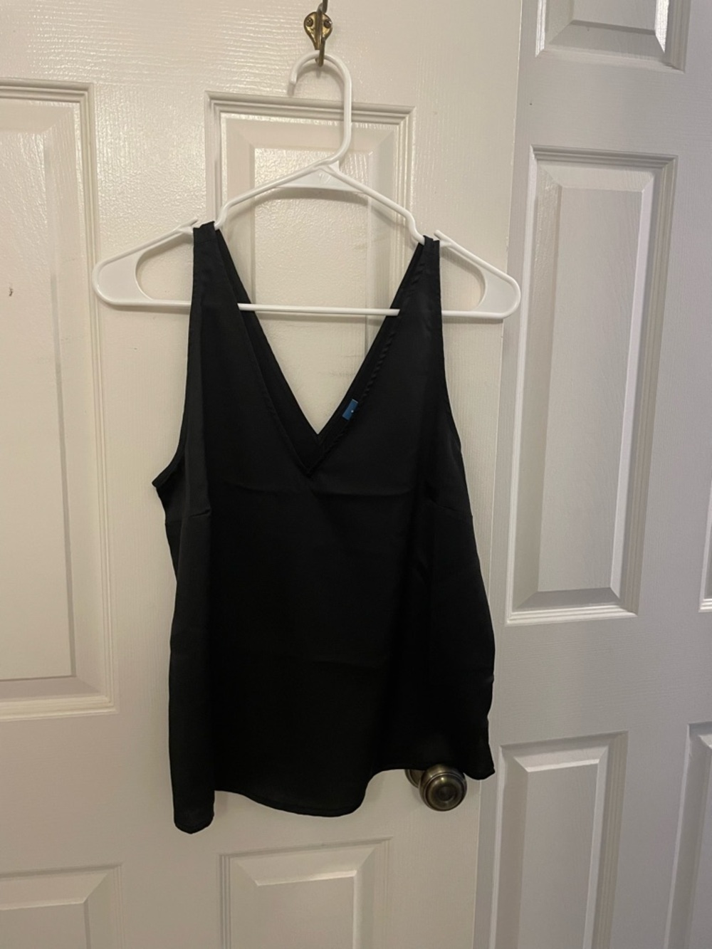Old navy sleeveless v-neck black tank sz S, NWT